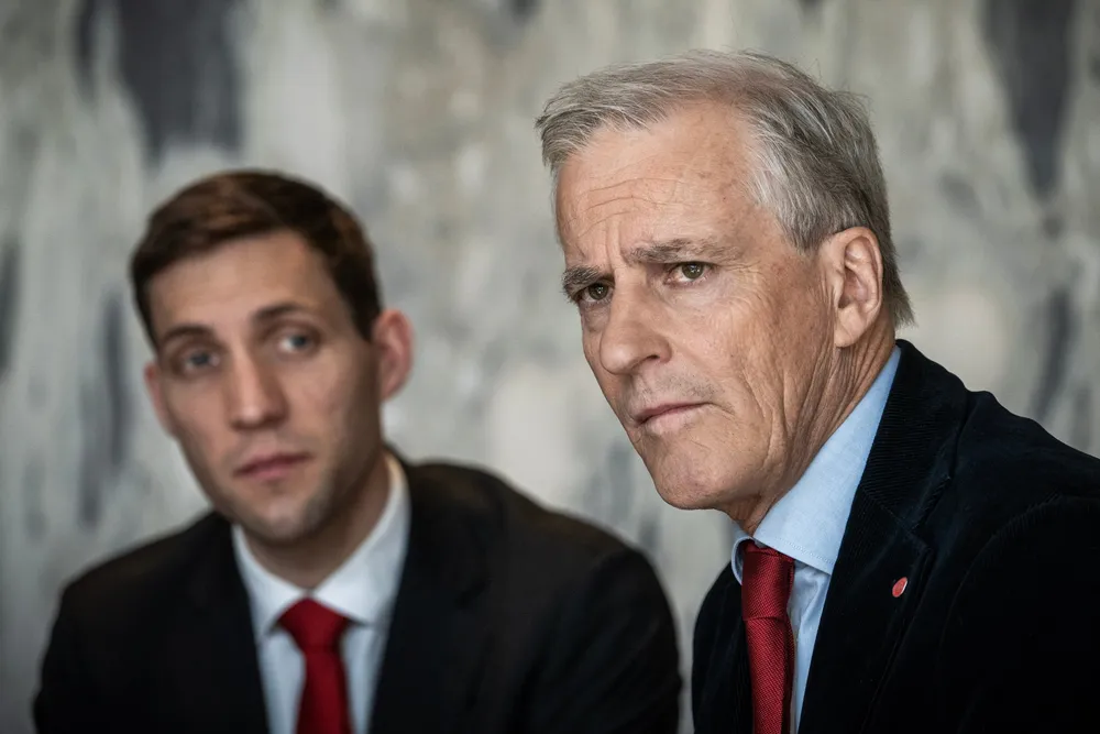 Klimaminister Andreas Bjelland Eriksen (til venstre) og Jonas Gahr Støre har ikke flertall for klimamålet som skal meldes inn til FN i juni.
