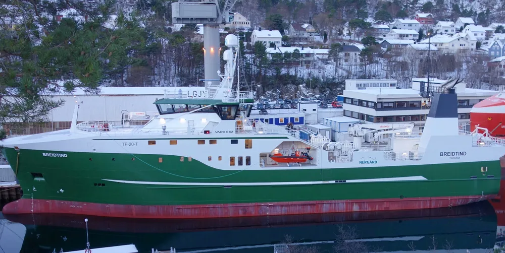 Nergårds nye tråler «Breidtind» er overlevert fra Vard Brattvåg. Bare prøvefiske gjenstår før tråleren går rett til Barentshavet på hysa.