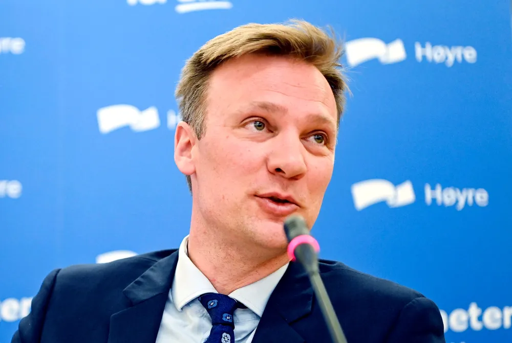 – Det er ikke naturlig at et opposisjonsparti legger frem sitt forslag før regjeringen, sier stortingsrepresentant Bård Ludvig Thorheim om hvorfor Høyre ikke har presentert detaljer om Tryggpris og Folkeutbytte.