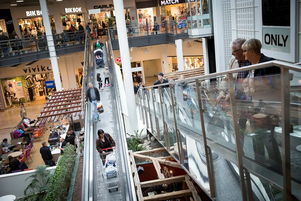 Tallene for detaljhandel kom torsdag morgen og viste at folk handlet 1,3 prosent mindre i mai enn i april. Dette er mye drevet av forbrukere, her på City Syd, kjøpesenter på Tiller utenfor Trondheim.
