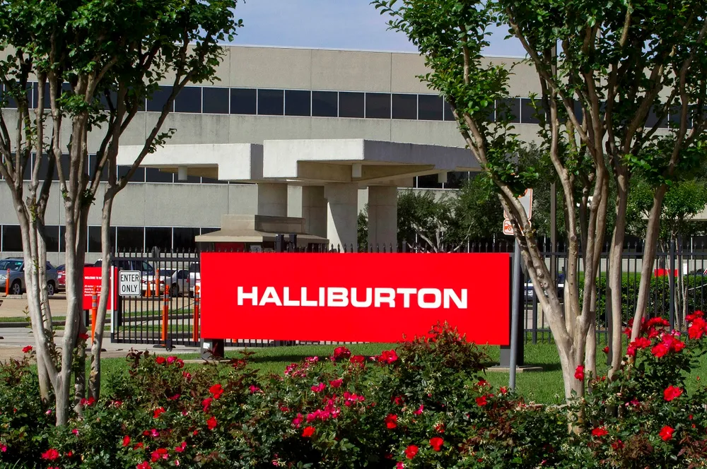 Halliburton: Revenues plummet