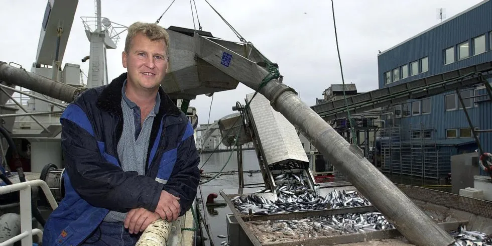 John Harald Østervold (bildet), skipper på tråleren "Østerbris" melder om dårlig vær, men flott makrell. Arkivfoto: Andre Pedersen.