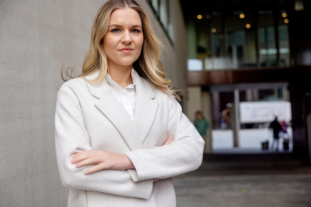 Seniorstrateg Sara Midtgaard i Nordea Markets påpeker at selv om boligprisene i april ble lavere enn Norges Bank ventet, så trenger ikke det å ha en negativ innvirkning på rentebanen.