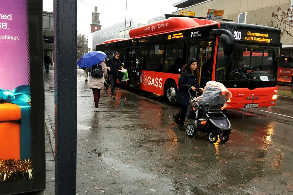Omsetningspåbud og avgiftslettelser på miljøvennlig drivstoff gir økt etterspørsel. I tur og orden dukker det nå opp nytt næringsliv med planer om produksjon av biodrivstoff. Foto: Mona Pedersen