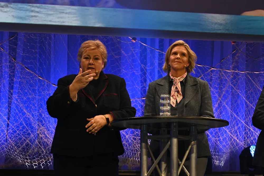 Erna Solberg, partileder i Høyre og Sylvi Listhaug, partileder i Frp.