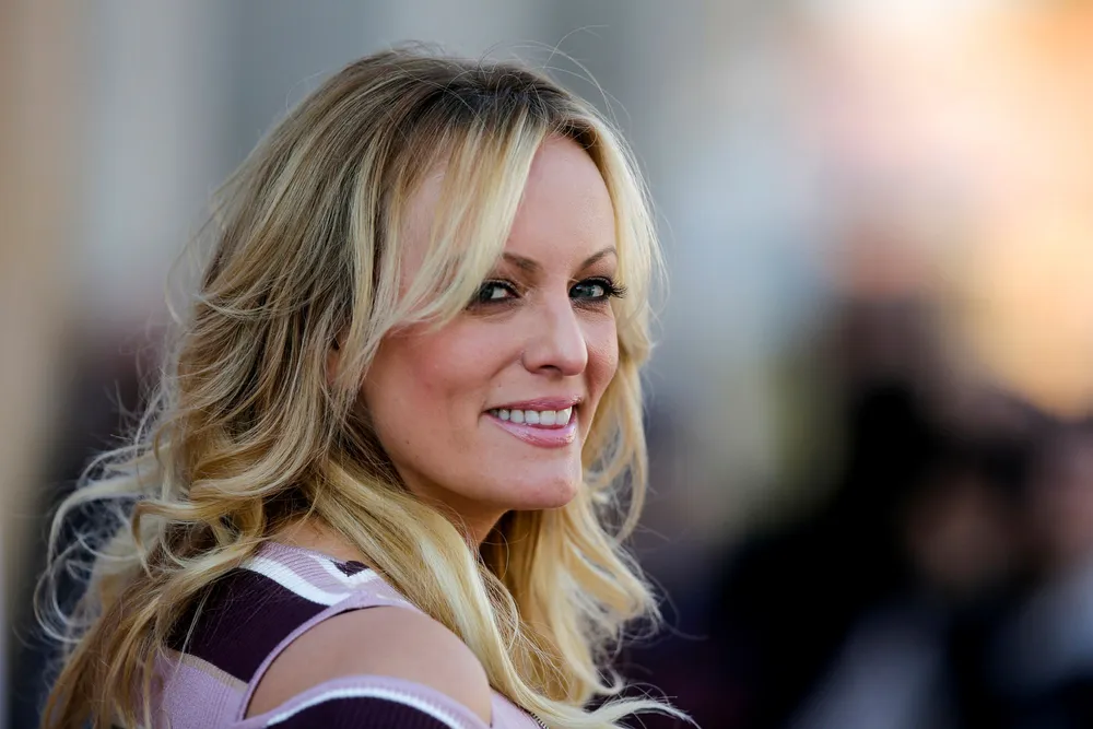 Amerikansk påtalemyndighet skal ha startet etterforskning vedrørende hysjpenger gitt til pornostjernen Stormy Daniels.