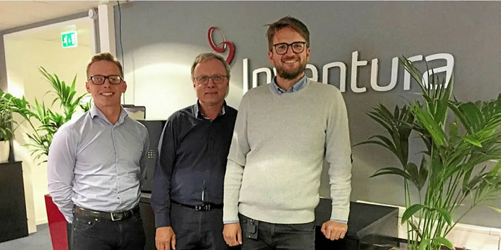 Inventura. Det marine analytikerteamet i Inventura ser stor produksjonsgevinst ved å gå over til lukkede flytende oppdrettsanlegg. Fra venstre Morten Aleksander Bøe, Knut Senstad og Bjørnar Tveit Bolstad.