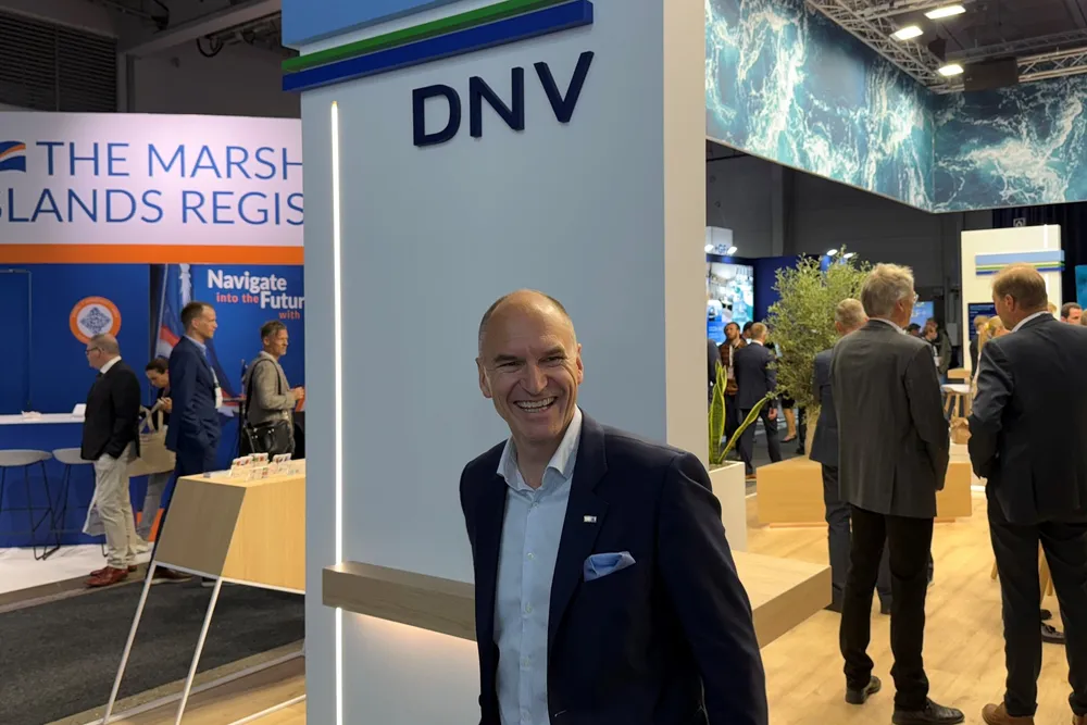 Kystens Næringsliv møtte regionsjef for forretningsutvikling i DNV, Anders Mikkelsen, under Nor-Shipping 2025.