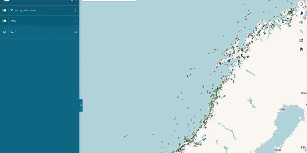 I NAIS kan alle følge større fartøy i norsk farvann. Unntaket er fiskebåter under 15 meter og fritidsfartøy under 45 meter, som ikke vises på grunn av GDPR-regler.
