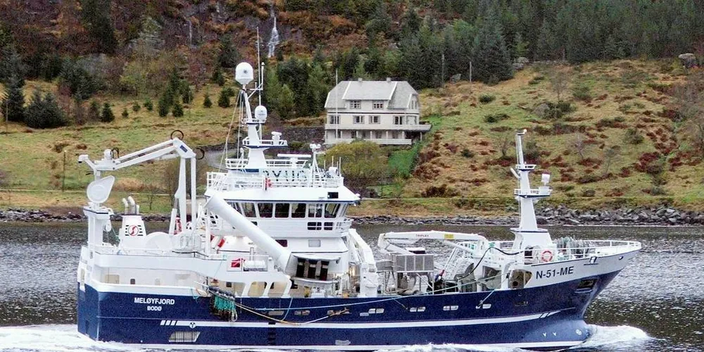 Kystnotbåten «Meløyfjord» og «Vendla» meldte tirsdag og natt til onsdag inn NVG-sild tatt litt nærmere kysten enn hvor ringnotflåten er i aktivitet, i Smutthavet.