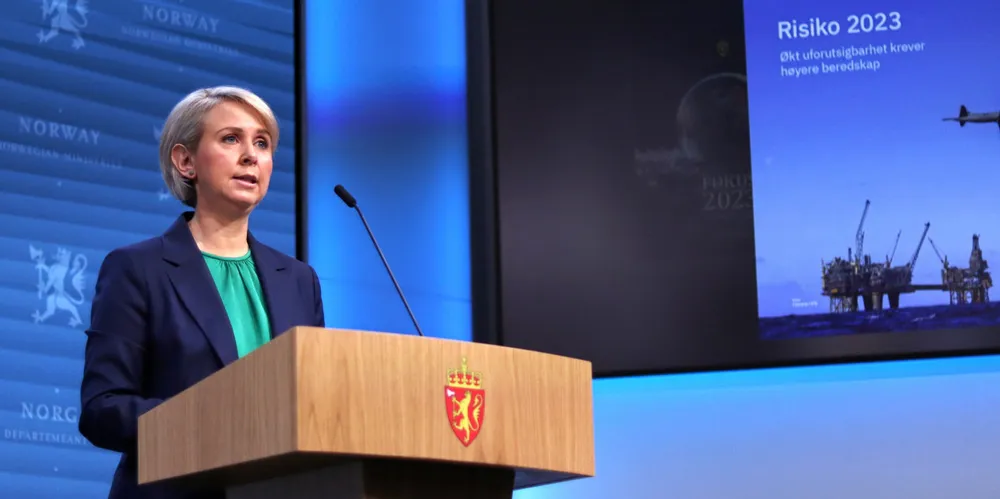 Sjef i Nasjonal sikkerhetsmyndighet, Sofie Nystrøm, presenterer NSMs vurderinger for 2023 på den felles fremleggingen av trussel- og risikovurderinger.