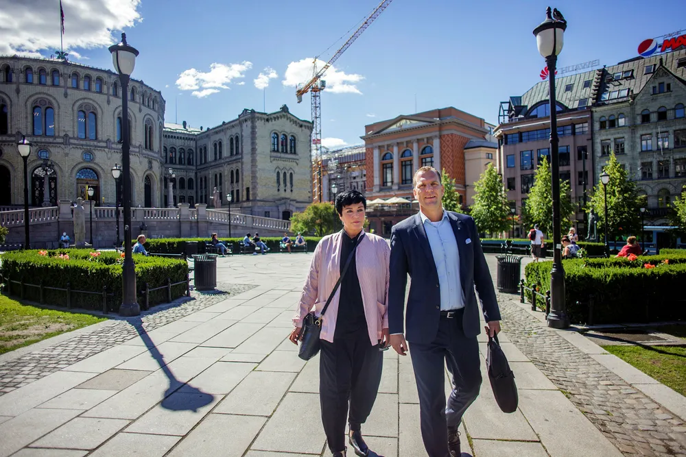 Administrerende direktør Espen Hem Jakobsen i Jobzone og daglig leder Gunn Iren Berg Svendsen i Jobzone Trondheim tror at innleievedtaket vil ramme de som sliter mest med å få seg jobb hardest. Foto: Javad Parsa