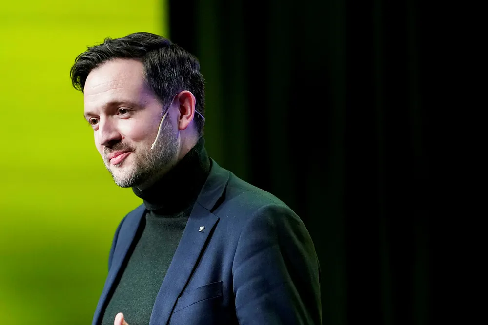 Utviklingsminister Dag Inge Ulstein bør tilføre Norfund tre-fem milliarder kroner i kapital for å kunne sette opp kredittlinjer til banker i Afrika som kan låne til driftskapital i næringslivet, skriver artikkelforfatteren.