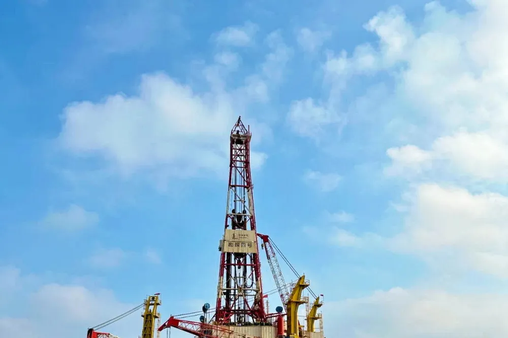 Success: the Wei 10 side-track drilled by Sinopec-owned semisub Kantan IV hits oil in the South China Sea.