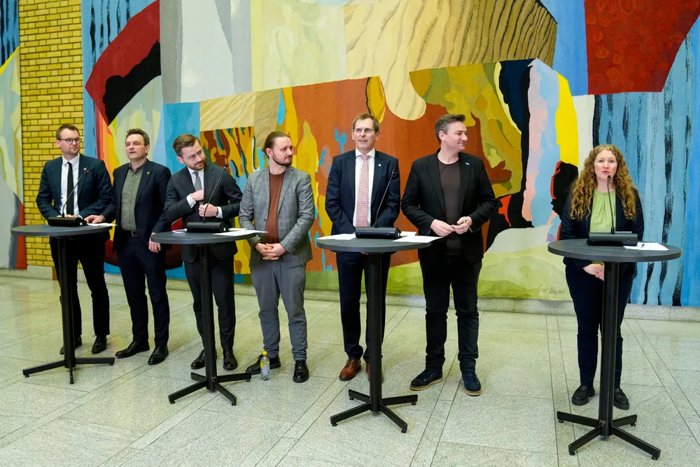 Saksordfører Tuva Moflag (Ap) innleder pressekonferansen i Vandrehallen etter at et flertall på Stortinget er blitt enige om et forlik om en ny pensjonsreform.