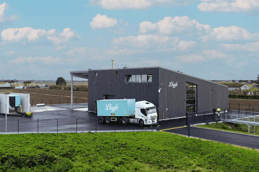Hydrogen being transported from the 1MW Bouin site