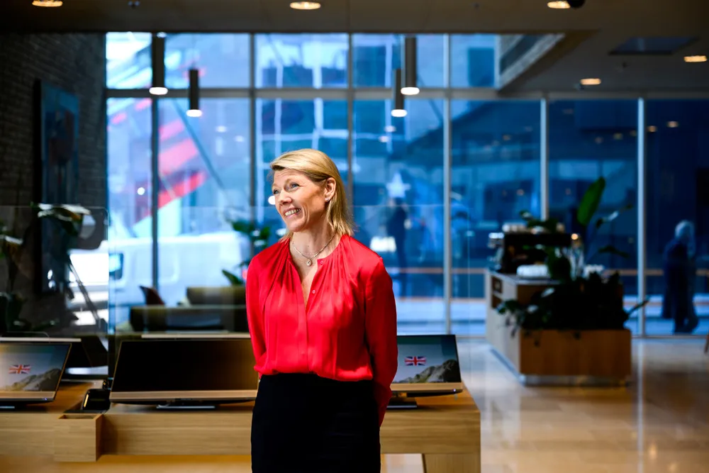 Kjerstin Braathen, konsernsjef i DNB, legger milliarder på bordet i et forsøk på å sikre seg Sbanken