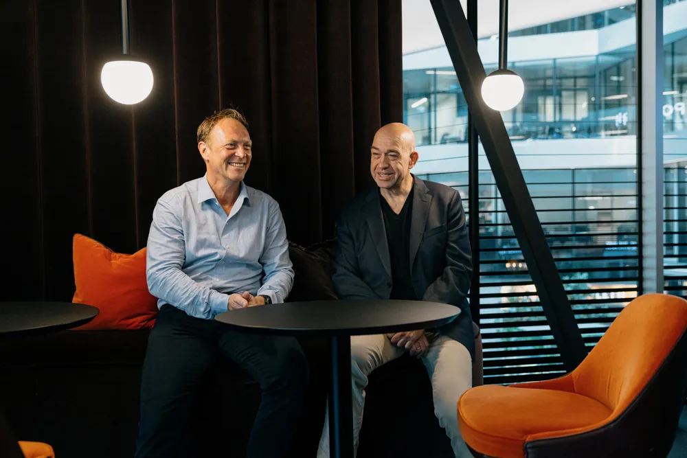 Morten Klein (til høyre) sammen med den nye administrerende direktøren i Klein Group, Martin Bentzen.