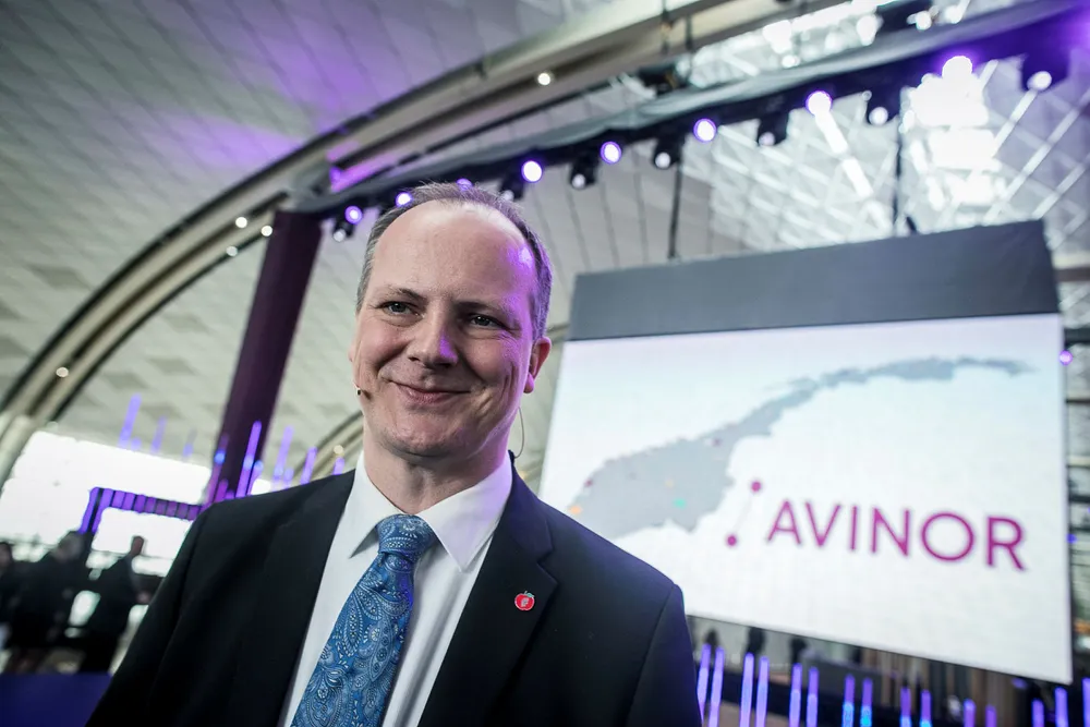 Kystrederiene ber om at Ketil Solvik-Olsen oppretter et tilsvarende «Havinor» for å harmonisere og forbedre havnetilbudet. Slik mener rederne statsråden kan styre mer gods over på kjøl. Foto: Gunnar Blöndal