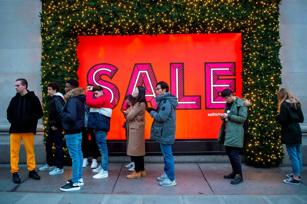Fra London sentrum, før julesalget i butikkene hadde startet om morgenen 26. desember.