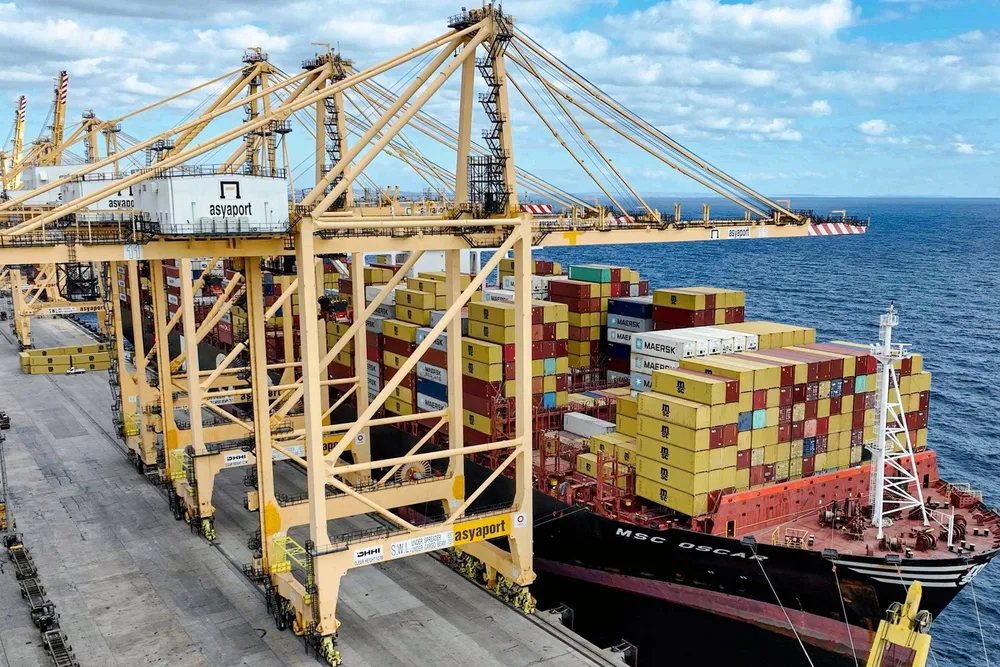 Swiss liner giant MSC snaps up three iconic vessels from German shipowner
