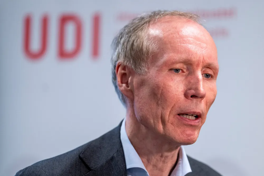 UDI, med direktør Frode Forfang i spissen, sliter med å håndtere søknader om arbeidstillatelse.