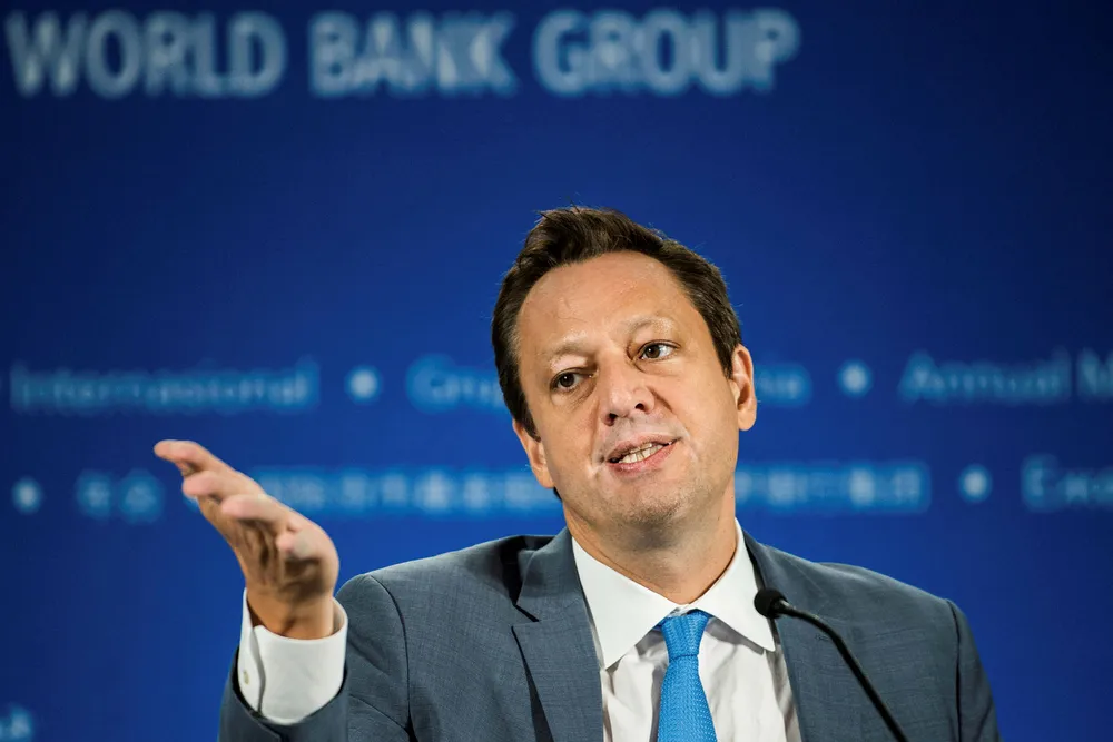 Tobias Adrian, sjef for den finansielle avdelingen til IMF, trekker frem de såkalte «ikke-bankene» som en av risikoene i det internasjonale finansielle systemet.