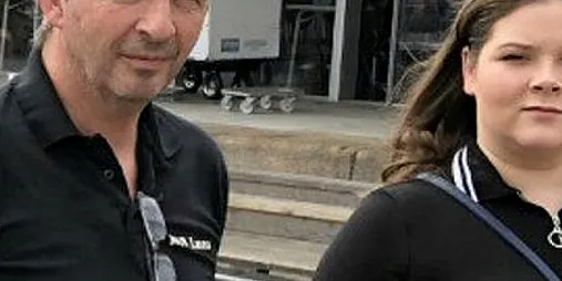 FRUSTRERTE: Rekefisker og leder i indre Oslofjord Fiskerlag, Geir Solhaug, og daglig leder på Fisketorget, Helene Kristoffersen, er frustrert over situasjonen for yrkesfiskerne i Oslofjorden.