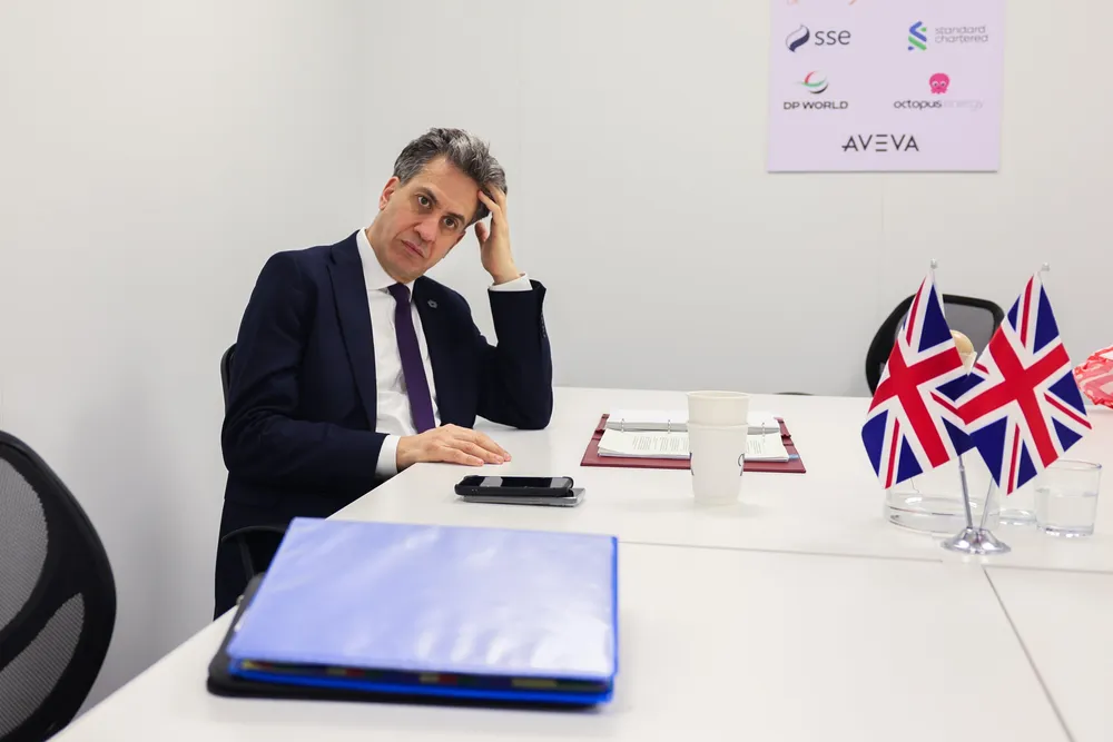 El ministro de Energía del Reino Unido, Ed Miliband, tendrá que impulsar una enorme cantidad de capacidad eólica marina en la ronda de Contratos por Diferencia de este año para que el país vuelva a encarrilarse.