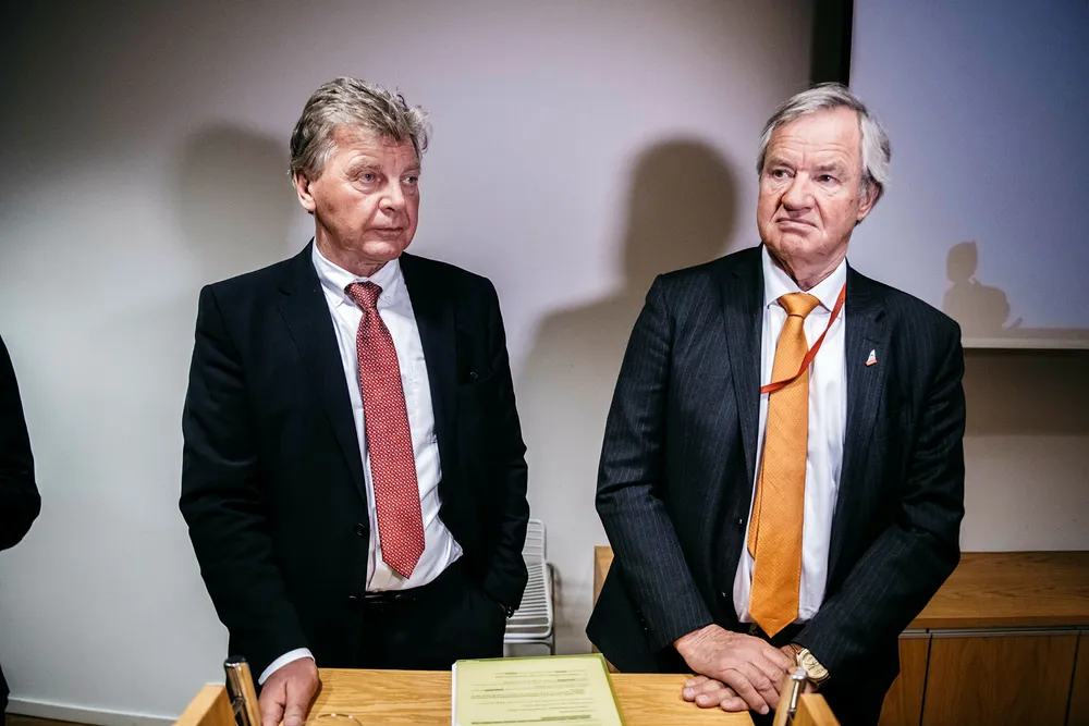 Sparebank 1 Markets tror Norwegians styreleder, Bjørn H. Kise og toppsjef Bjørn Kjos (til høyre), vil foretrekke å selge Norwegian eller å la en partner kjøpe seg inn i ordreboken fremfor å pantsette flere bankaksjer i en eventuell emisjon.