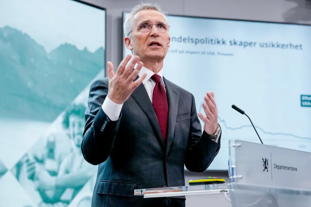 Finansminister Jens Stoltenberg la i dag frem revidert nasjonalbudsjett, og der er momskuttet i nettleien omgjort til et kutt i elavgiften.