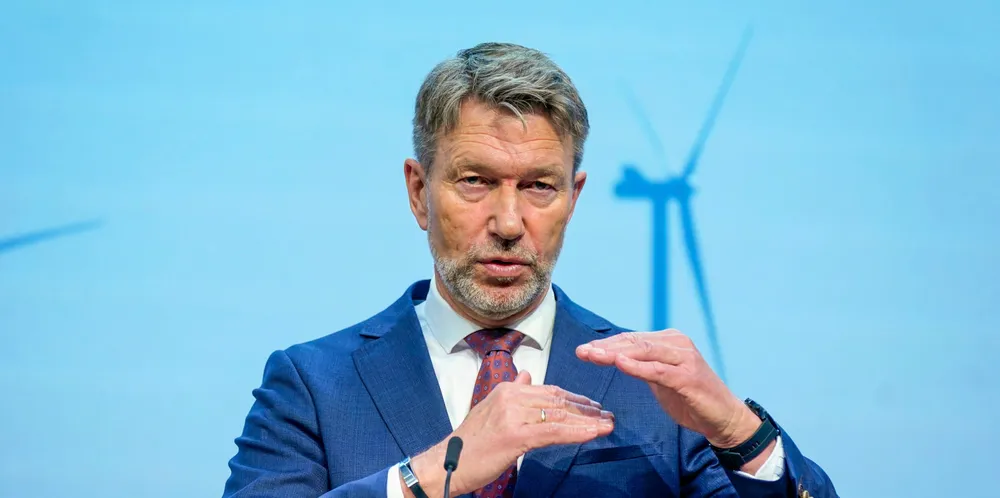 Regjeringen vil ha klart en ny styringsmekanisme denne høsten. Ordningen skal kunne regulere vannkraftproduksjonen dersom fyllingsgradene i vannmagasinene går under normale nivåer.
