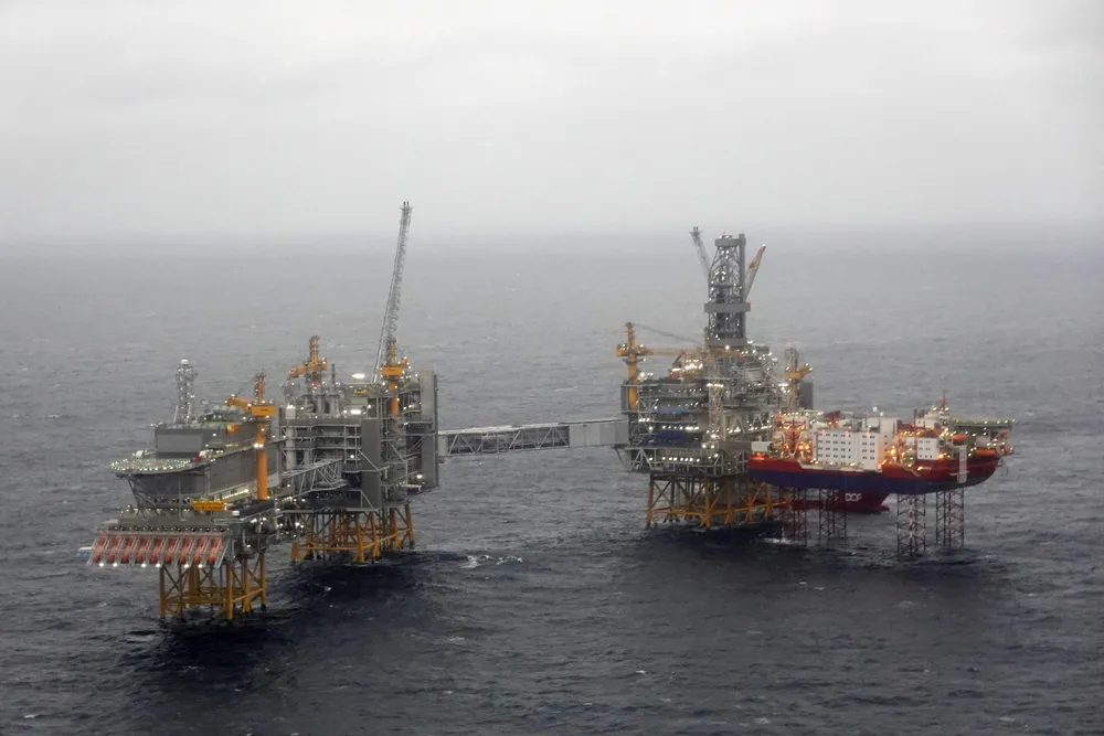 Opec og andre oljeproduserende land reduserte produksjonen i 2020. Johan Sverdrup-feltet i Nordsjøen førte derimot til en økning i oljeproduksjonen i Norge.