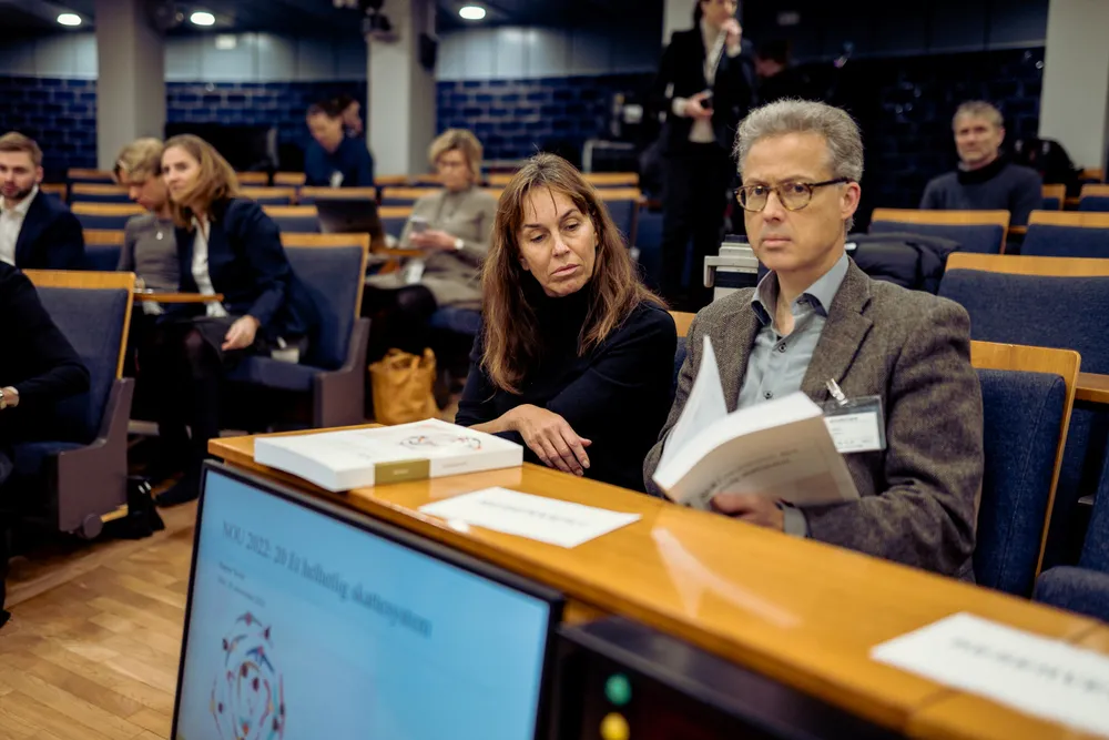 Statistikk over antall nullskattytere er lite opplysende, skriver Jarle Møen. Her sammen med advokat Bettina Banoun under fremleggelsen av Skatteutvalgets utredning, der begge to deltok.