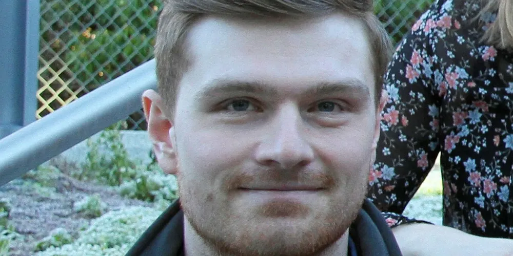 FORNØYD: – Etter sommerjobb i 2017 visste jeg at Lyse var det rette for meg, sier Ole Christian Galde.