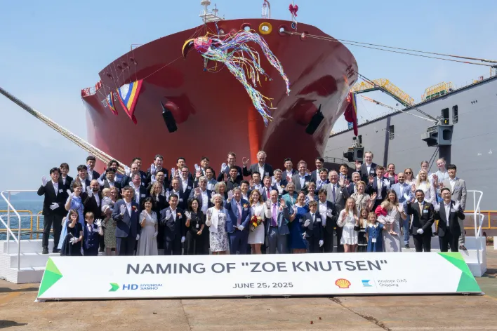 I dag ble siste LNG-tanker i en rekke på ni «Shell-tankere» døpt. Den har fått navnet Zoe Knutsen.