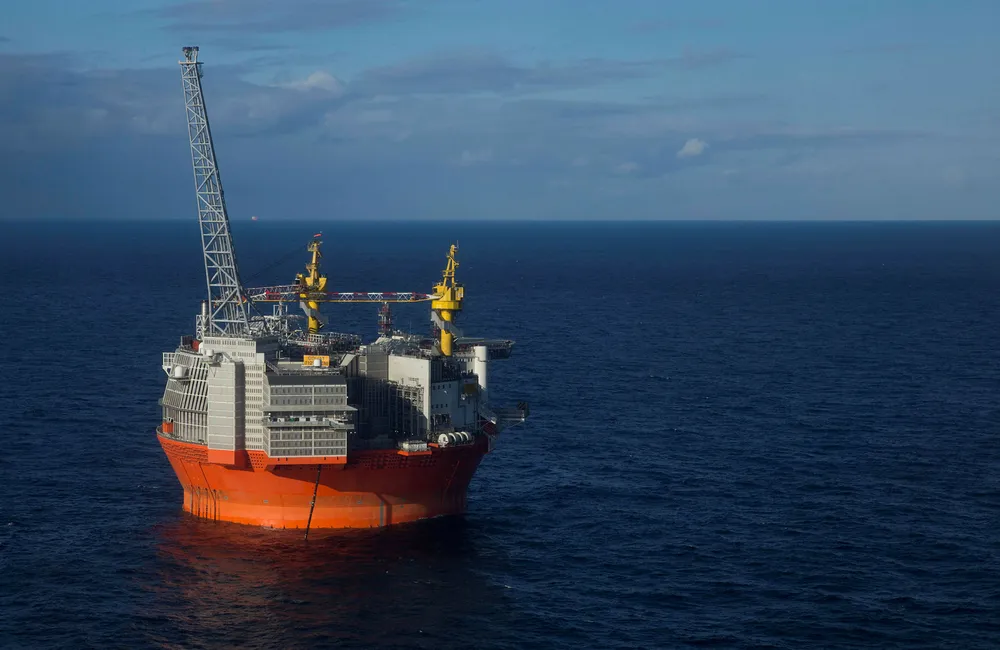 Goliat-plattformen har hatt en rekke problemer etter at produksjonen startet i mars i fjor. Så langt er det rapportert 47 hendelser på plattformen, inkludert gasslekkasjer, strømbrudd og skader, ifølge Bellona. Foto: Jan-Morten Bjørnbakk / NTB scanpix