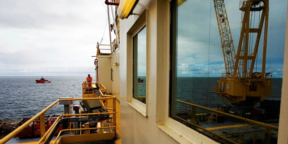 RESSURSKAMP: EUs krav om å fangste snøkrabbe på kontinentalsokkelen i nord er egentlig en kamp for å få tilgang på olje- og gassressursene. Får EU-fiskerne ta krabbe, kan EU kreve oljeboring også.Foto: Eivind Senneset/DN