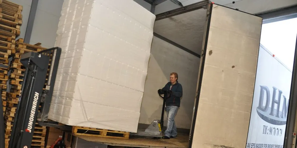 Transport av fiskekasser fra Øksnes Thermo. Foto: Selskapet