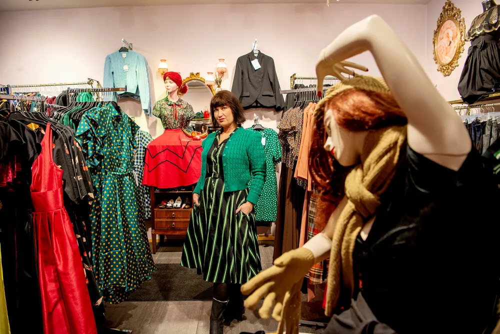 På Manillusion i Markveien på Grünerløkka i Oslo styrer de unna Black Friday og kjører Fancy Friday i stedet. – Det blir stille i gaten vår under Black Friday. Alle er på kjøpesenteret, sier butikksjef Lise Karlsen.