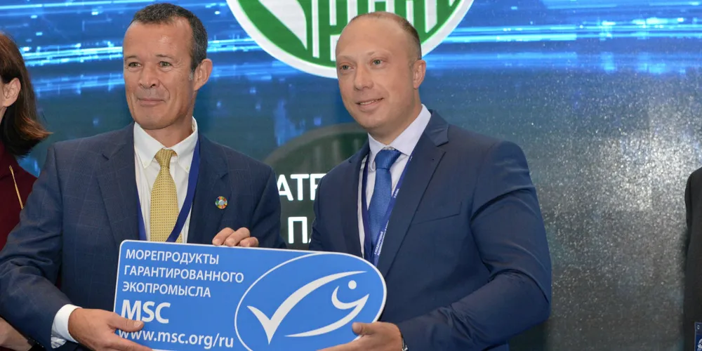 Pollock Catchers Association (PCA) President Alexey Buglak (right) with Marine Stewardship Council CEO Rupert Howes during the ceremony to receive the MSC certificate for the Sea of Okhotsk pollock fishery.