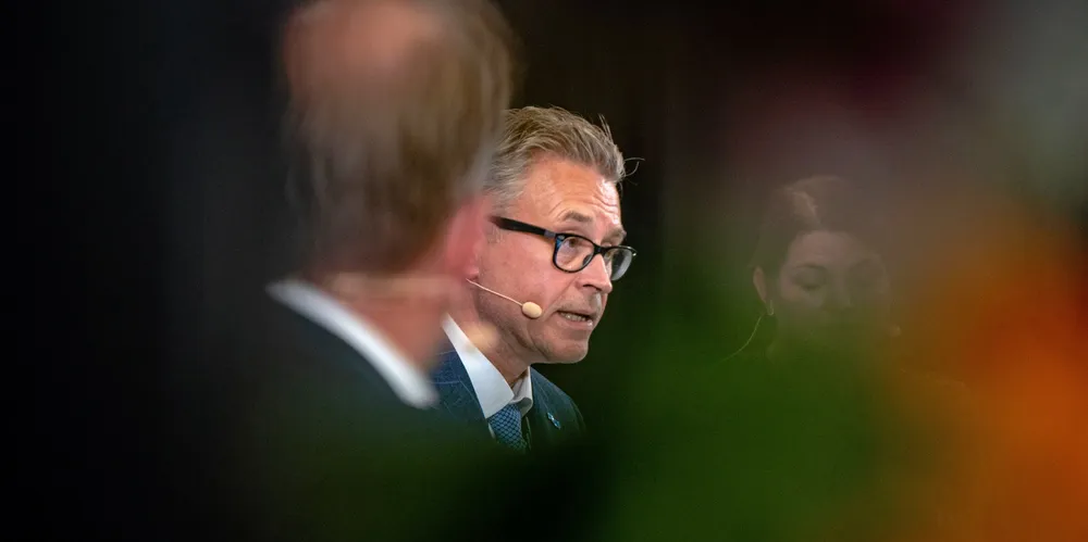 Fiskeriminister Odd Emil Ingebrigtsen ble utfordret av Cecilie Myrseth (t.h.) og Kriss Rokkan Iversen.