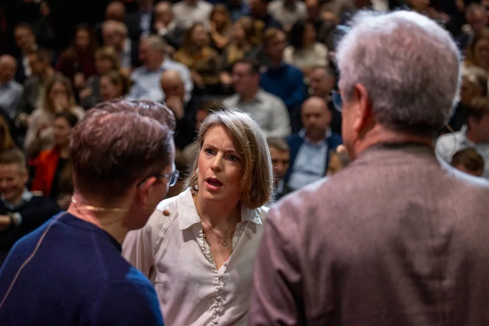 Tirsdag var det frokostdebatt i Oslo om boken til Martin Bech Holte (til venstre) med stortingsrepresentant Kari Elisabeth Kaski (SV) og tidligere sentralbanksjef Øystein Olsen.