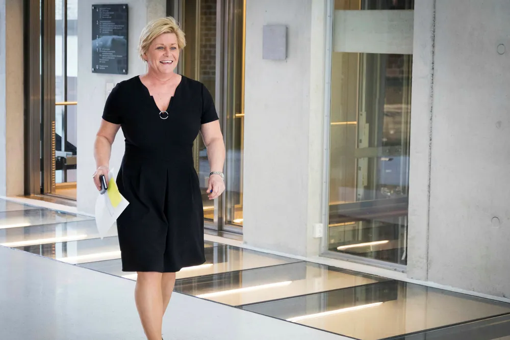 Finansminister Siv Jensen (Frp) legger frem revidert nasjonalbudsjett klokken 10.45 torsdag. Det vil vise tegn til at nedgangen i norsk økonomi er over. Foto: Gunnar Lier