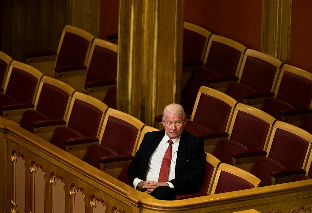 Roller snudd: Før har Frp felt borgerlige regjeringer. Carl I. Hagen har rekord i mistillitsforslag. Foto: Per Thrana