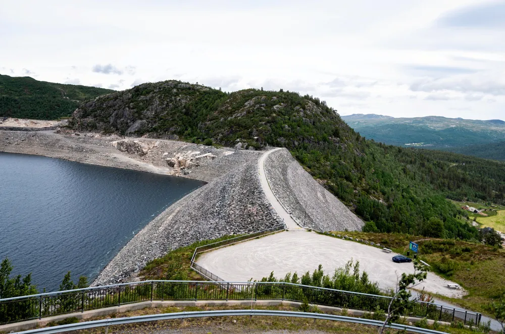 For to år siden ble den lave vannstanden i magasinene en nasjonal nyhetssak. Nå er situasjonen samlet sett mye bedre, men sist uke skjedde det noe uvanlig: Fyllingsgraden sank. Det pleier den ikke gjøre før etter uke 40, fra oktober og gjennom vinteren.