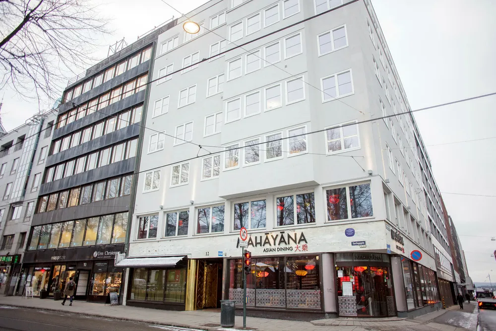 Familien Skovsgaard satt i mange år på en liten del av Oslos indrefilet i Stortingsgata 12, midt mellom Nationaltheatret og Stortinget, med utsikt rett mot Spikersuppa. Foto: Javad Parsa