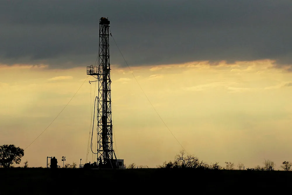 Texas: adding rigs