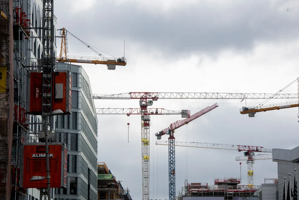 Når det bygges 100 nye leiligheter vil det etter ett års flyttinger gi rundt 30 ledige boliger i de fattigste nabolagene, skriver artikkelforfatteren.