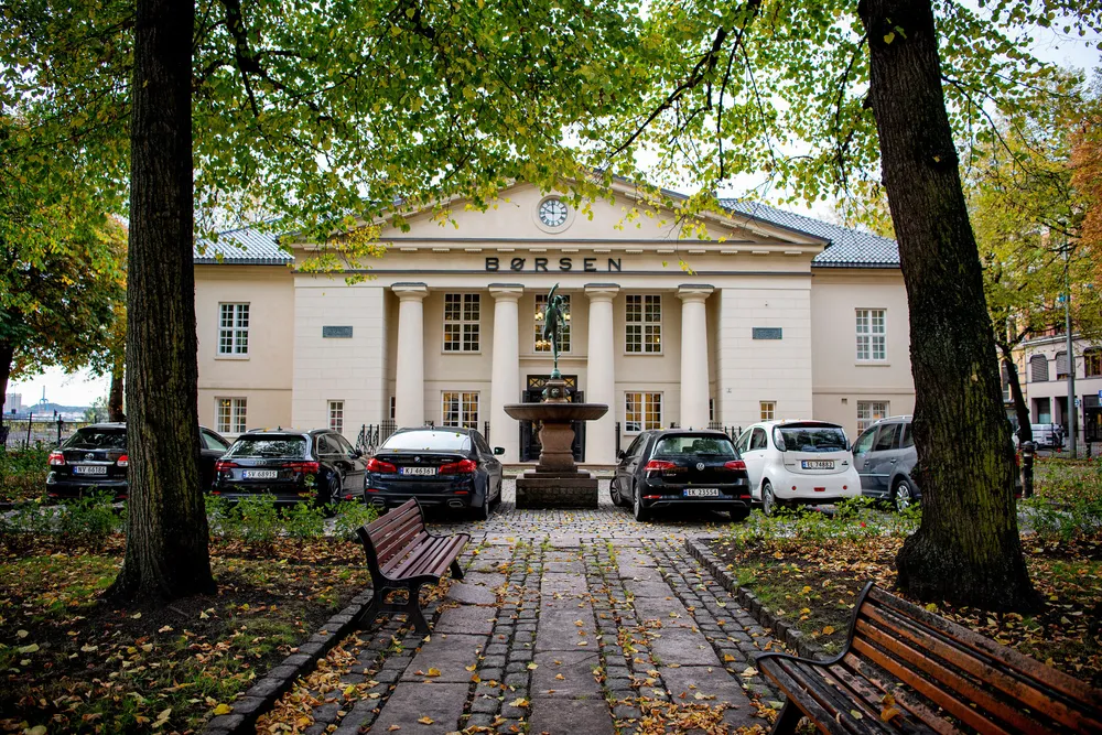 Oslo Børs falt mandag.